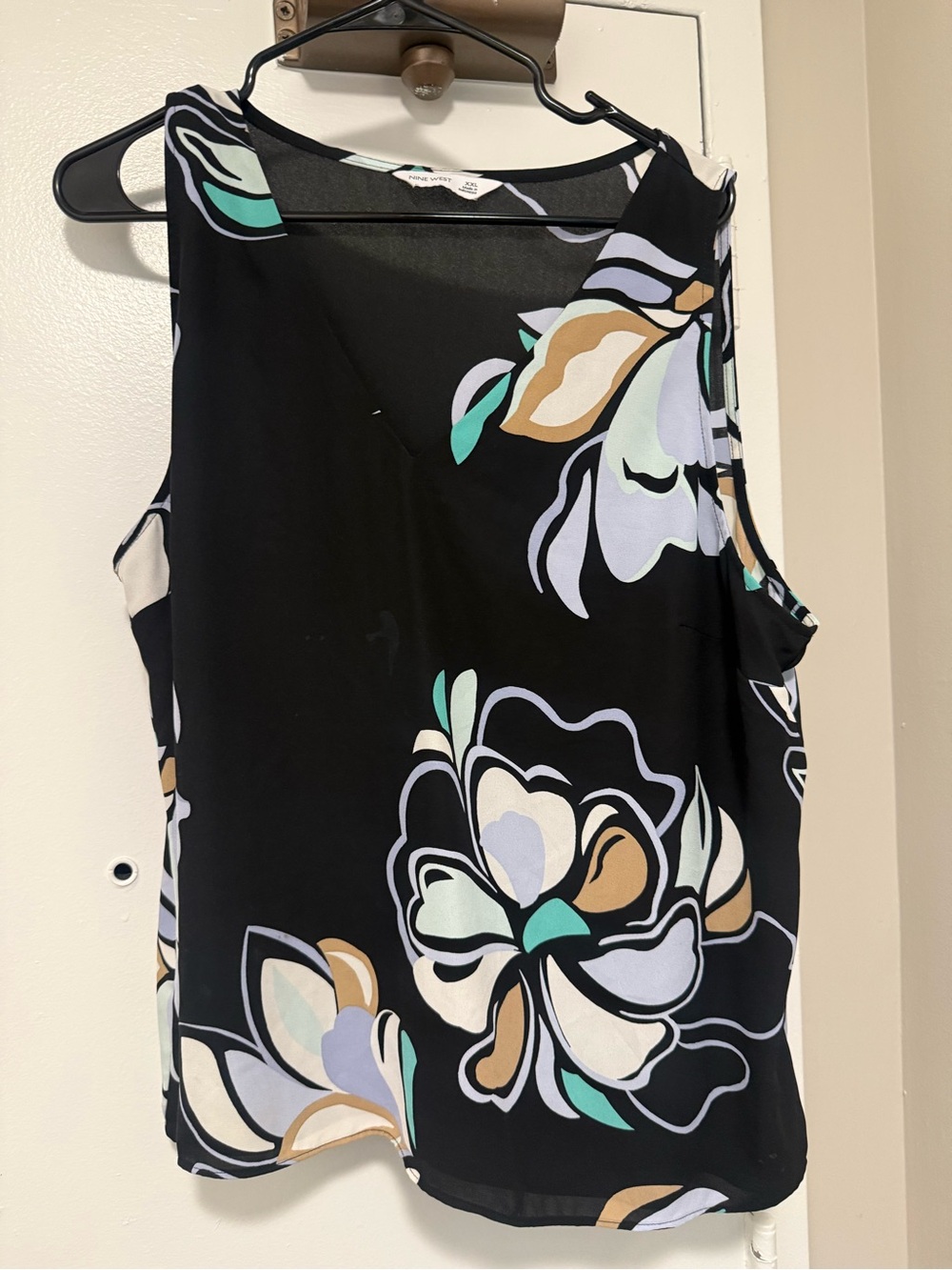 Nine West Black Floral Sleeveless V-Neck Top - Mint, Lavender, Tan, White